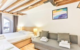 Dazzling Studio Caire